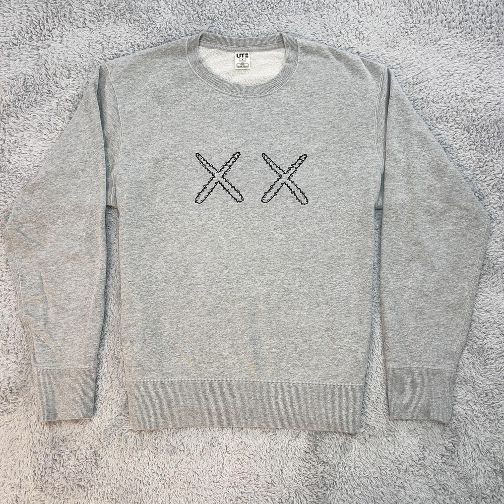 KAWS Uniqlo Sweatshirt Mens Medium Gray Sesame Street Graphic Streetwear Artsy